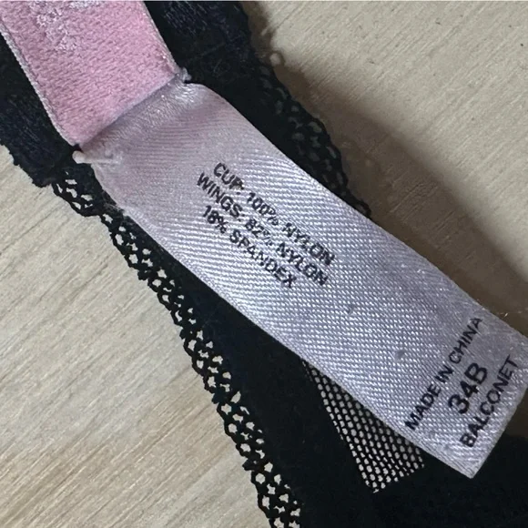 Vintage Victoria’s Secret Very Sexy Black Lace Valentines Bra 34B - Picture 10 of 10